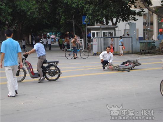 [突发]电单车相撞,干仗来解决(获奖)