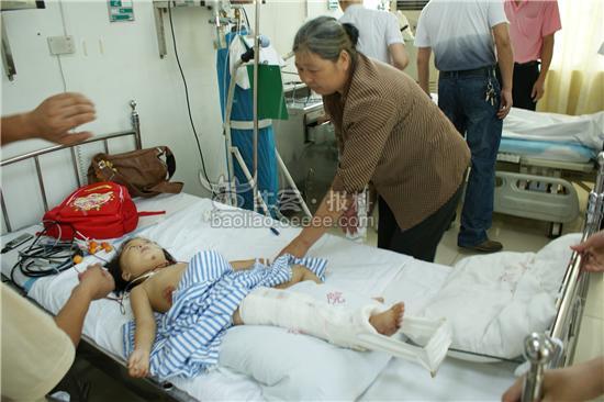 [惊险]<em>小女孩</em>从7楼摔下竟然大难不死(获奖)