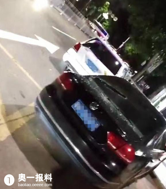 国外恶搞把车窗砸碎视频,国外恶搞把车窗砸碎视频大全