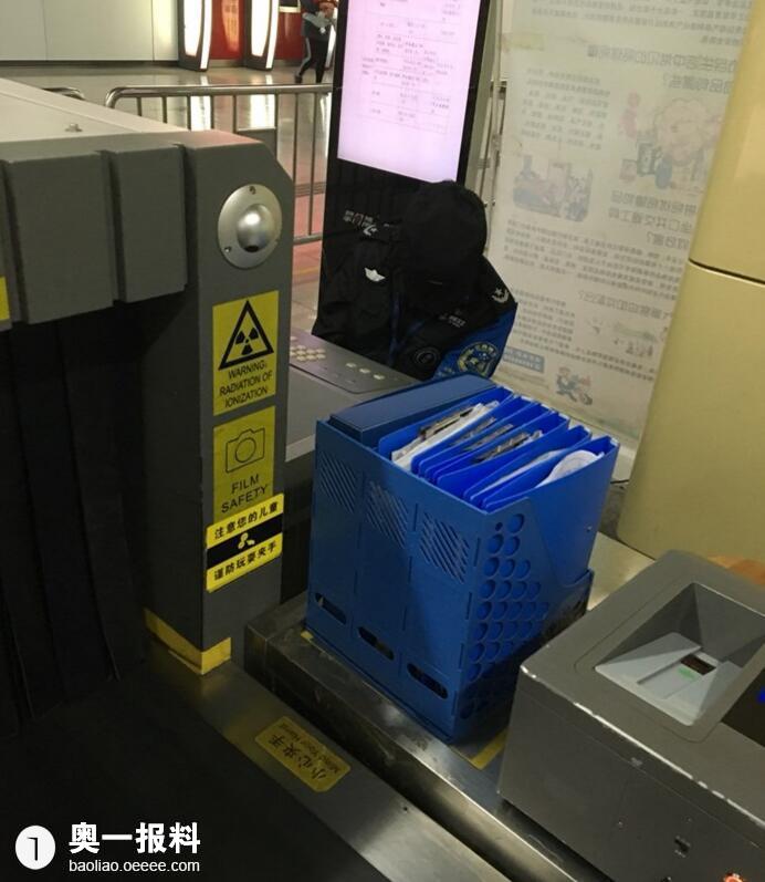 经常看到安检员在睡觉,形同虚设的安检还有意
