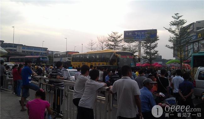 深圳市寶安區松崗鎮原老汽車站門口太亂太亂