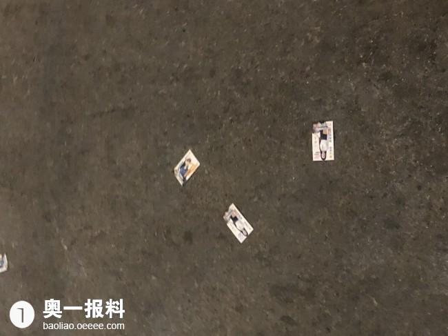 罗湖街道地面到处都有黄色小卡片望管管
