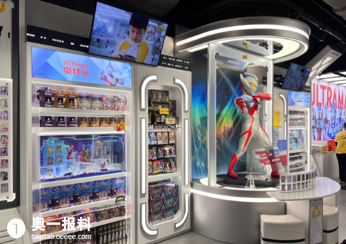 商场也有奥特曼卡片专门店了