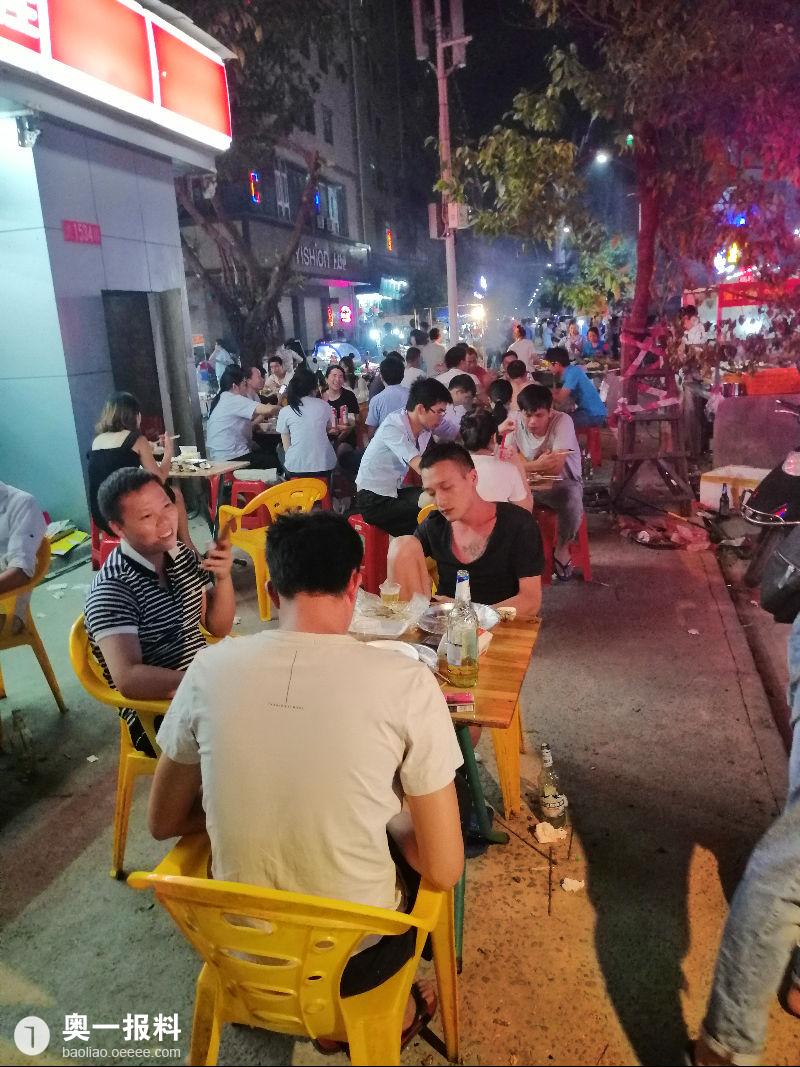 新和一区二区夜市露天烧烤地摊